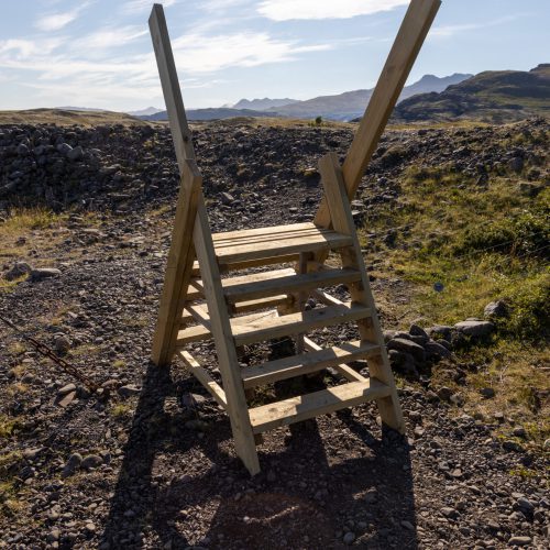 Weg zum Fláajökull ● Brücke über einen Schafszaun ● ©2020