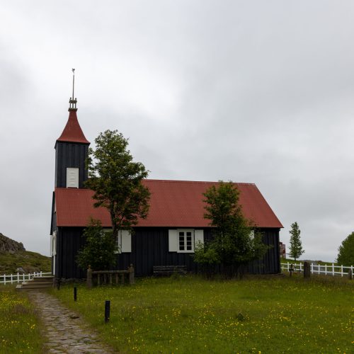 Kirkjubæjarkirkja ● ©2025