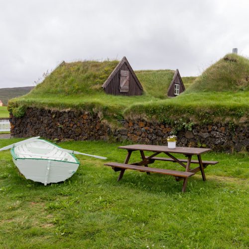 Grenjaðarstaður